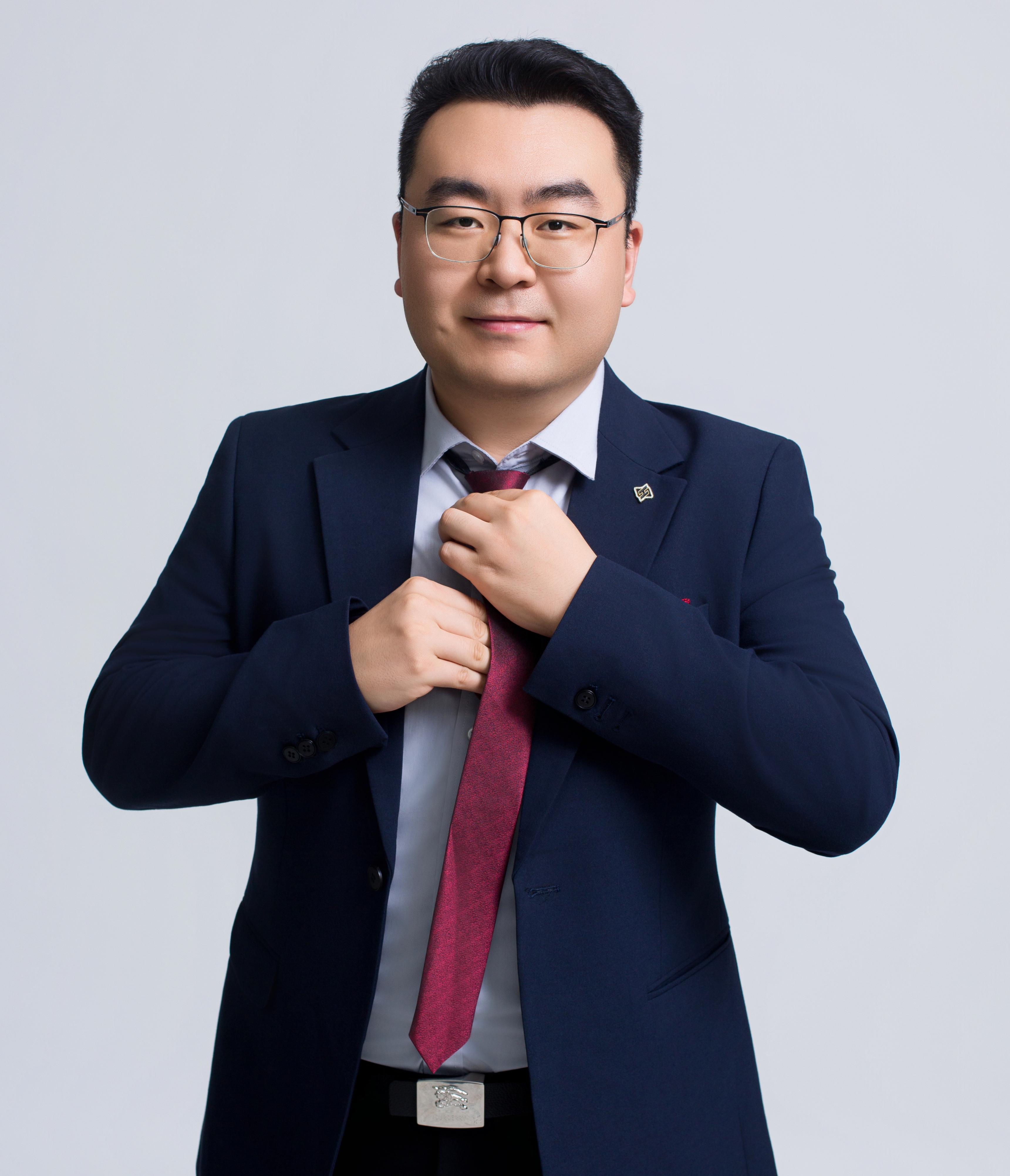Garen YANG